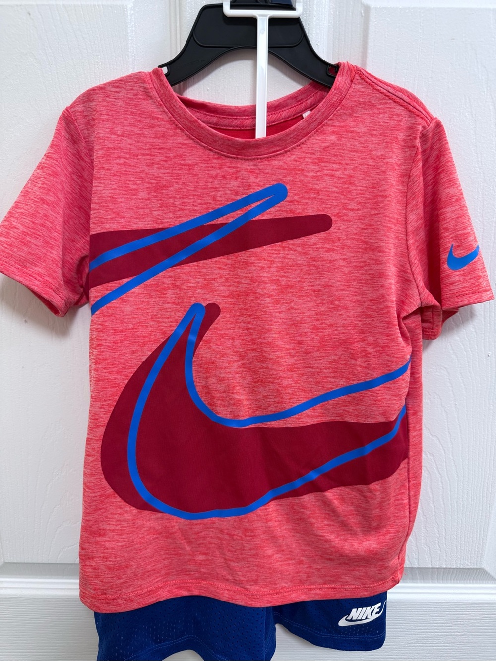 Nike Kids' Red Graphic Swoosh Tee and Blue Short Set, Size 5 - Picture 4 of 5